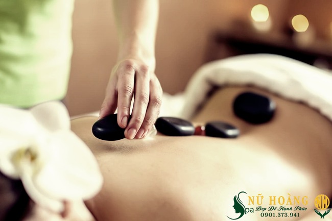 Massage body đá nóng